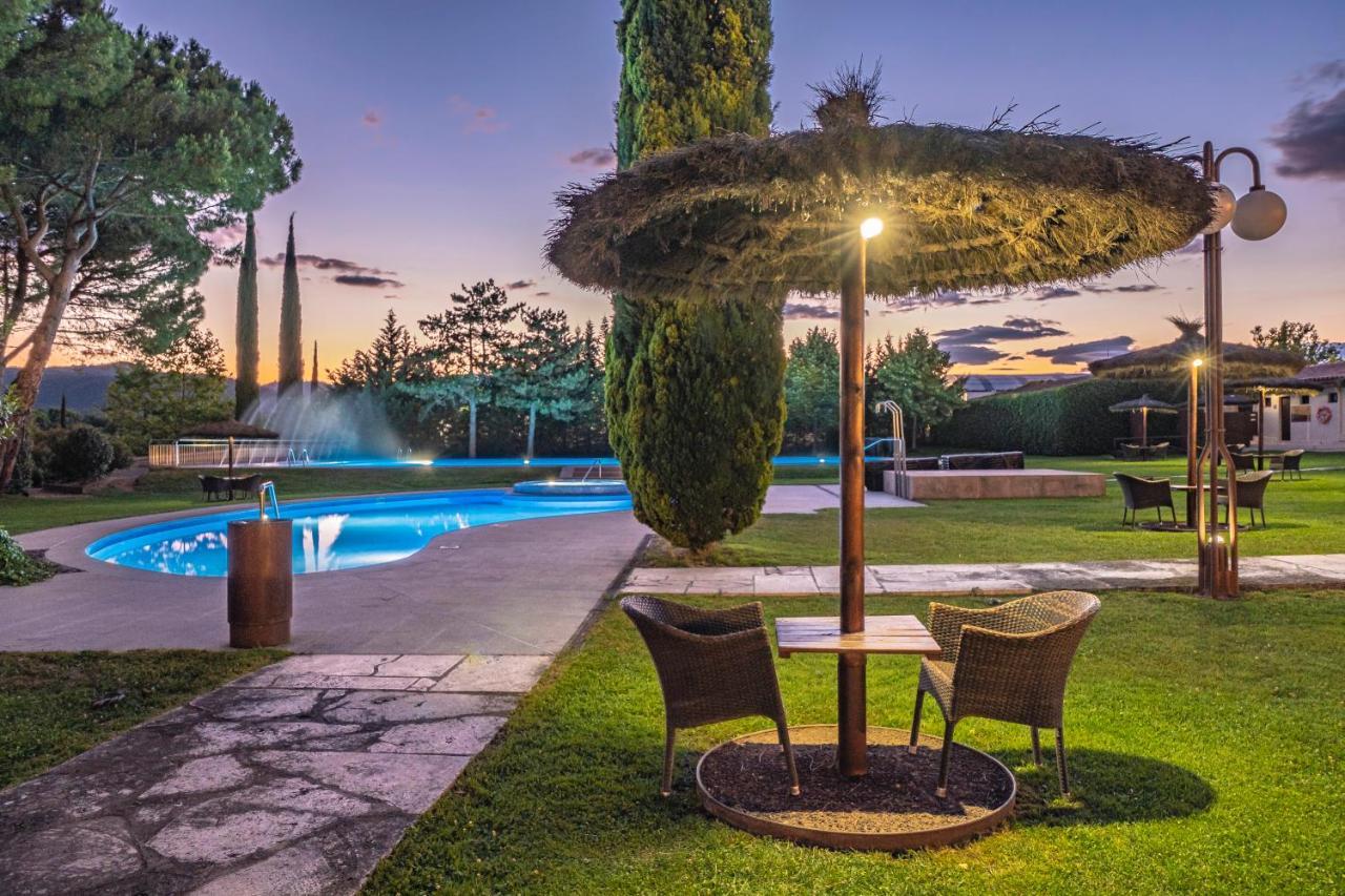 Hotel Mas Sola Санта-Колома-де-Фарн Экстерьер фото