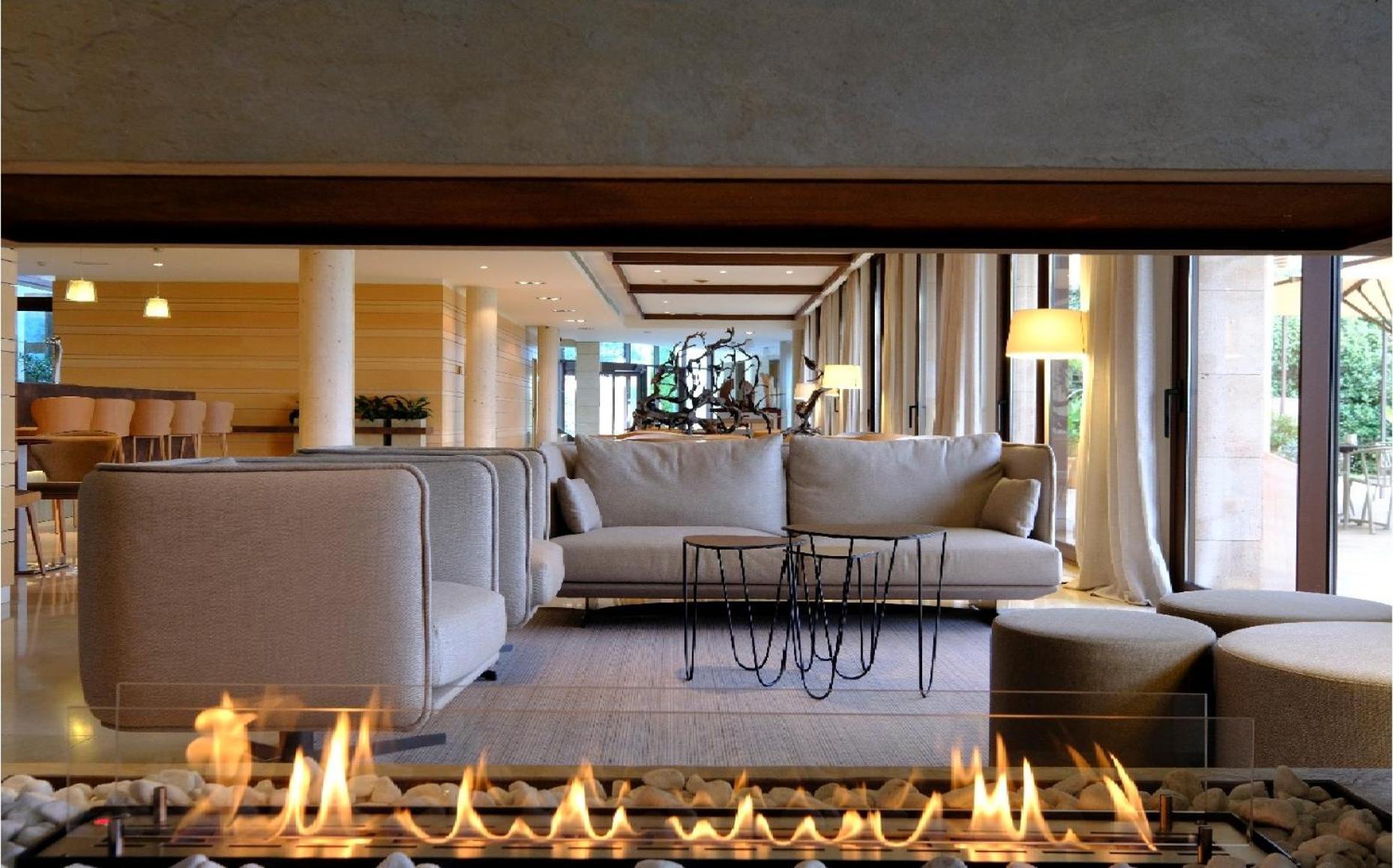 Hotel Mas Sola Санта-Колома-де-Фарн Экстерьер фото